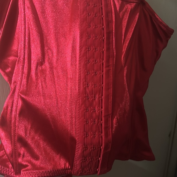 Sexy red corset top! - Picture 2 of 6